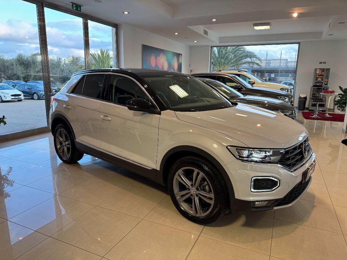 VOLKSWAGEN T-Roc 1.6 TDI Style Led Cerchi 18 cockpit