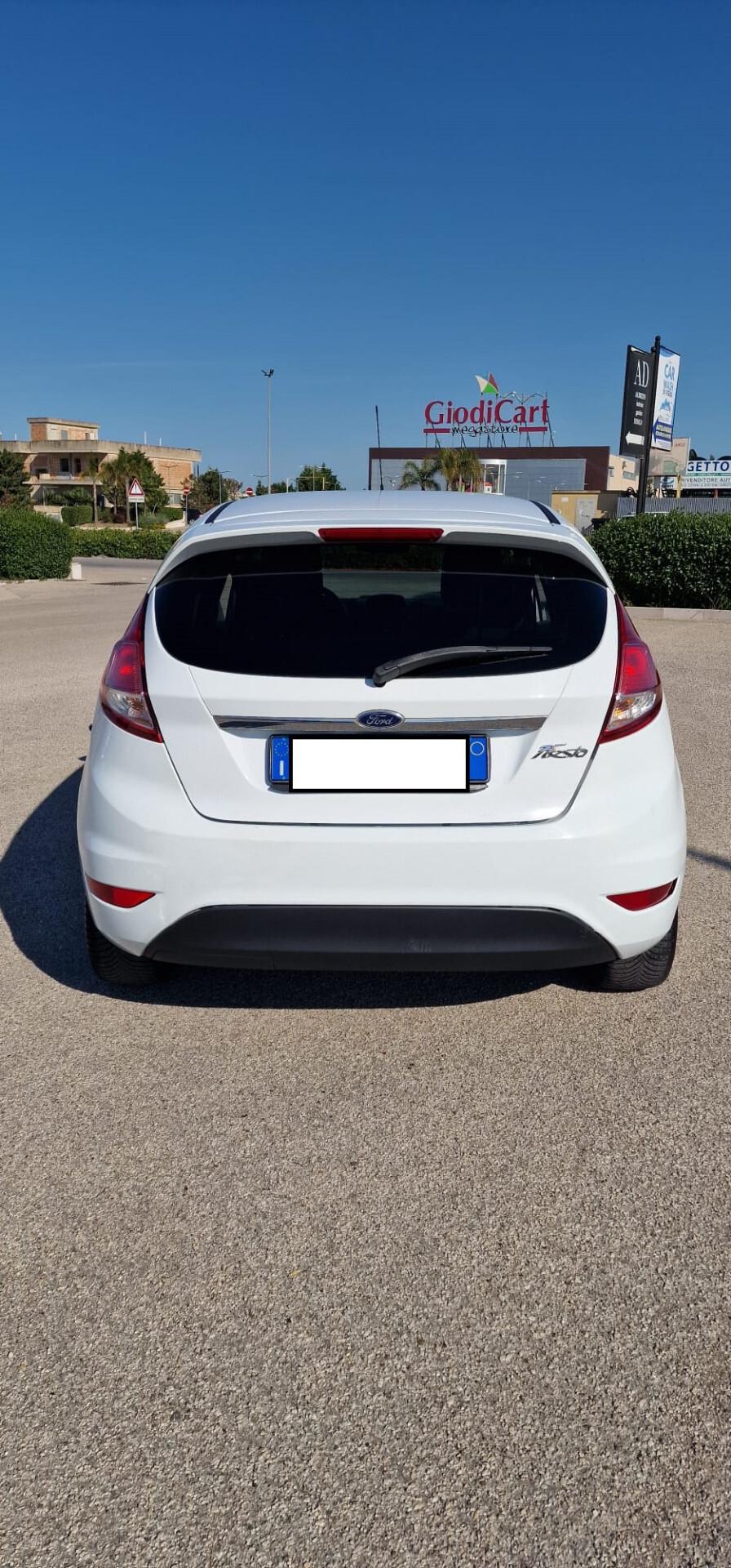 Ford Fiesta 1.2 60CV Black & White Edition 2015