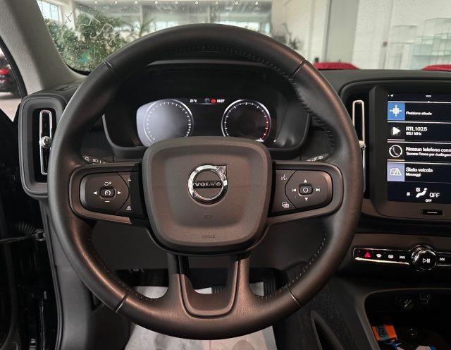 VOLVO XC40 T2 Momentum Core