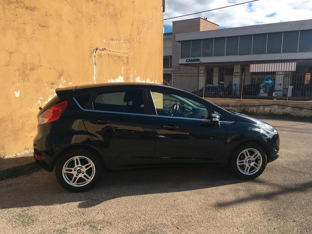 Ford Fiesta 1.4 5p. Bz.- GPL Titanium