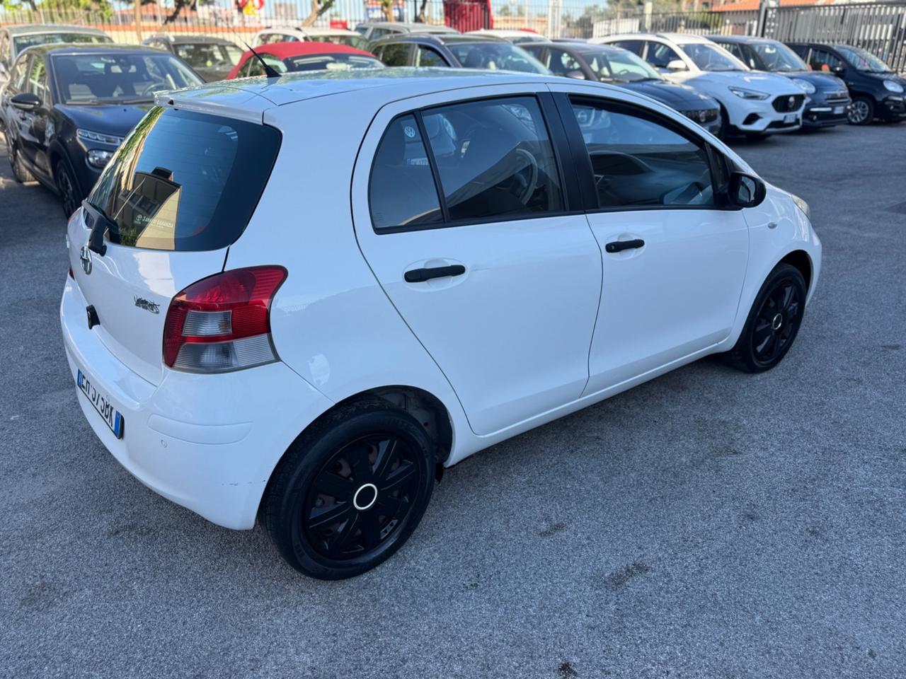 Toyota Yaris 1.0 5 porte Sol 140.000 km