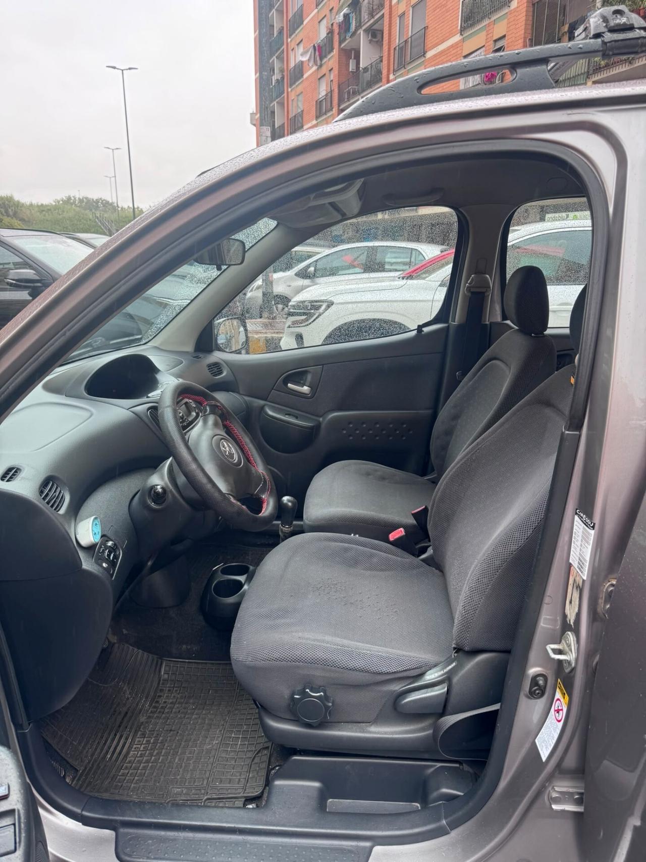 Toyota Yaris Verso 1.3 84cv UNIPRO