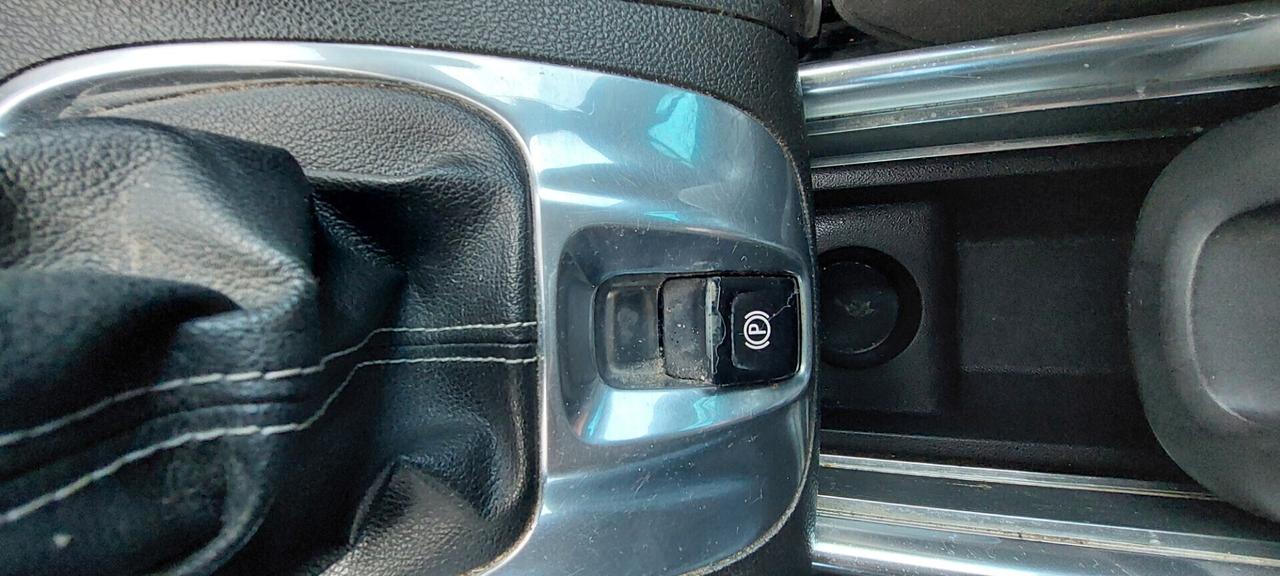 MERIVA 1,3 DIESEL 75 CV COSMO PELLE SEDILI RISCALDABILI SENSORI TELEFONOLEGA IMPECCABILE