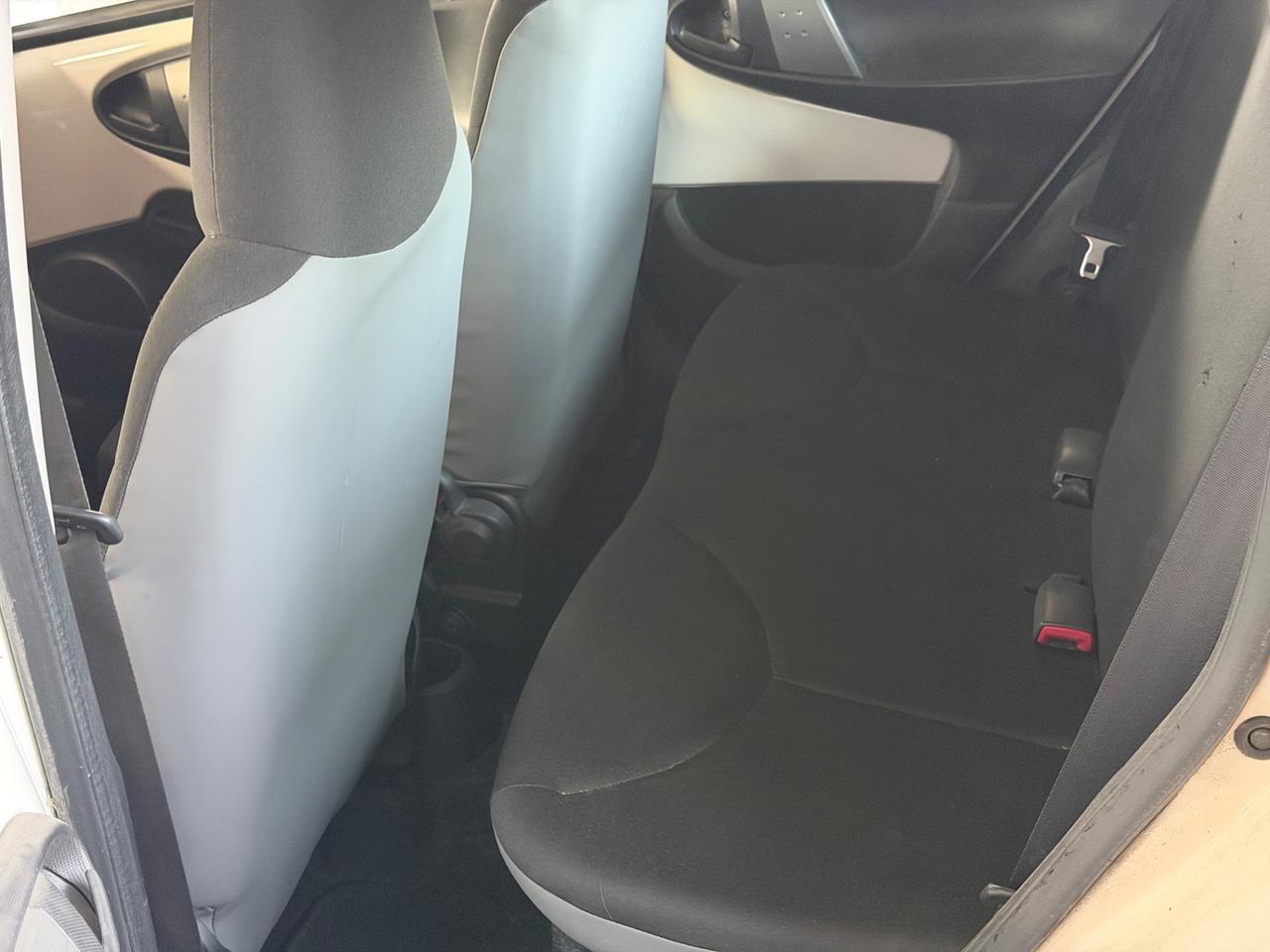 Toyota Aygo 1.0 12V VVT-i 5 porte Lounge Connect