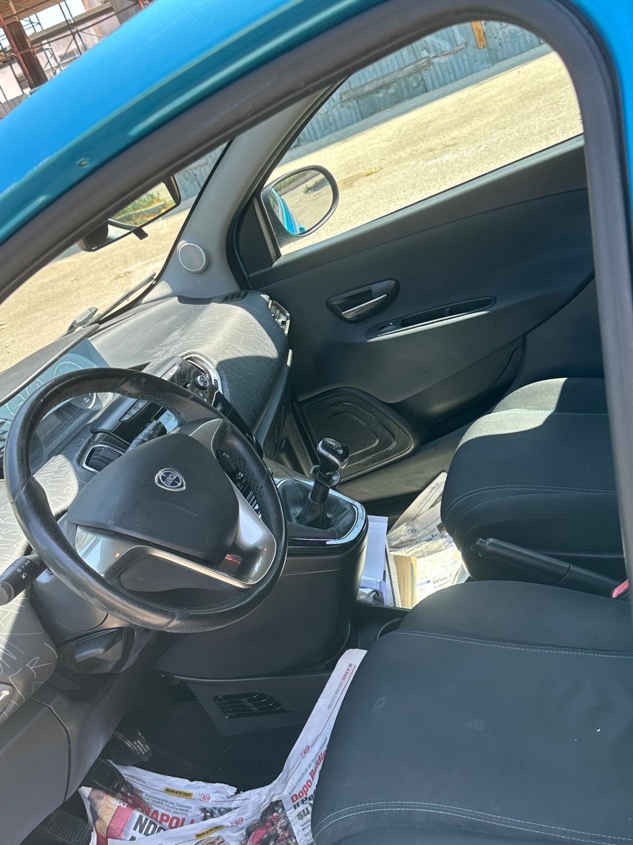 Lancia Ypsilon 0.9 TwinAir 85 CV 5 porte Metano Ecochic Elefantino