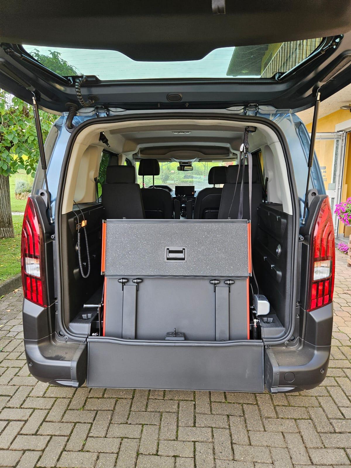 PEUGEOT RIFTER TRASPORTO DISABILI PRONTA CONSEGNA CAMBIO AUTOMATICO