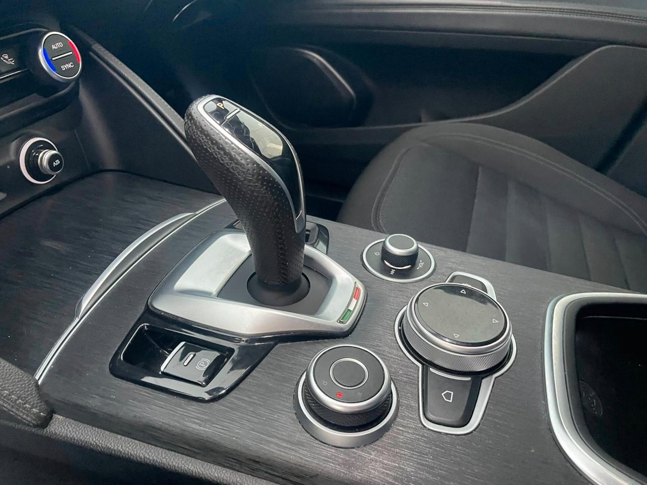 Alfa Romeo Stelvio 2.2 Turbodiesel 160 CV AT8 RWD Super Business