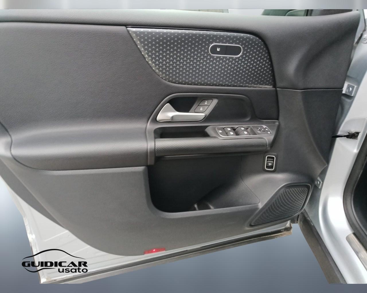 Mercedes-Benz GLB - X247 2023 - GLB 180 d Advanced auto