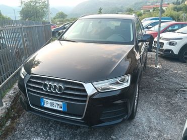 Audi Q3 2.0 TDI 120 CV Business