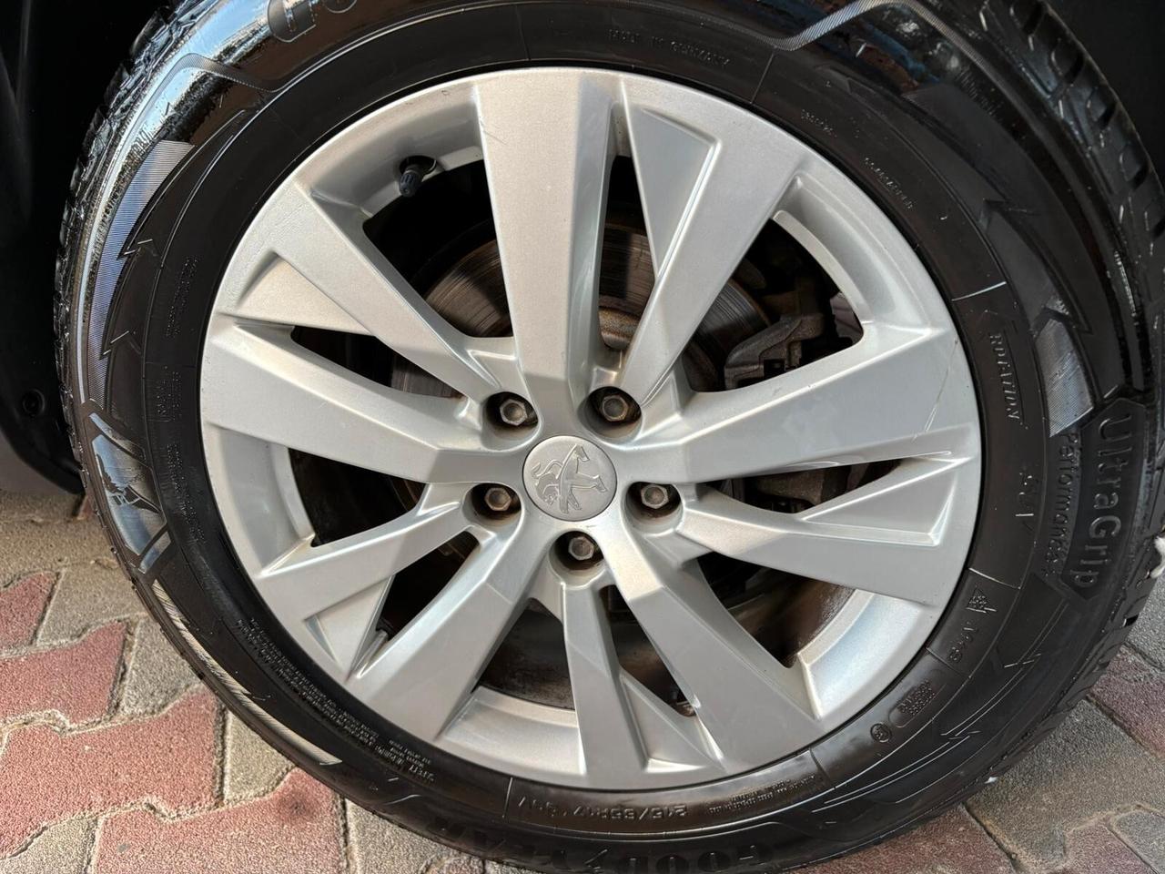 Peugeot 3008 BlueHDi 130 S&S EAT8 Active Pack