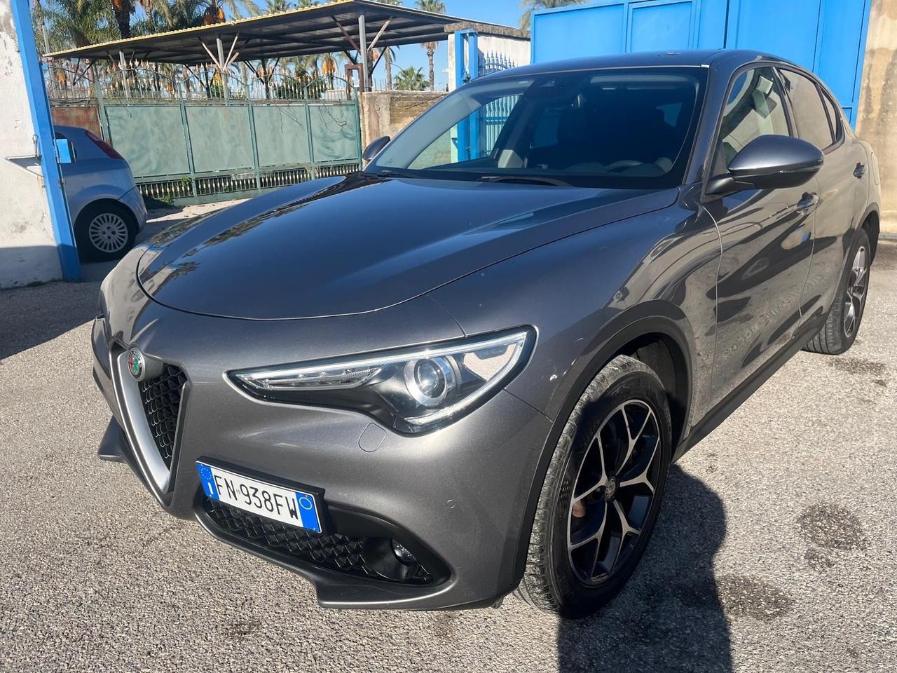 Alfa Stelvio Q4-2.2 mjt/190 cv- autom-2018