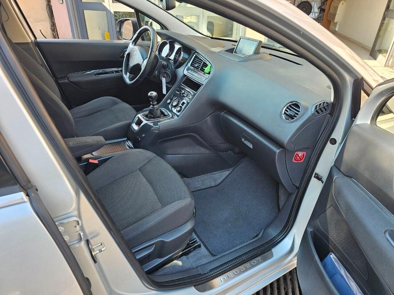 Peugeot 5008 1.6 Diesel Allure 7 Posti – Tetto Panoramico – Navigatore – KM CERTIFICATI