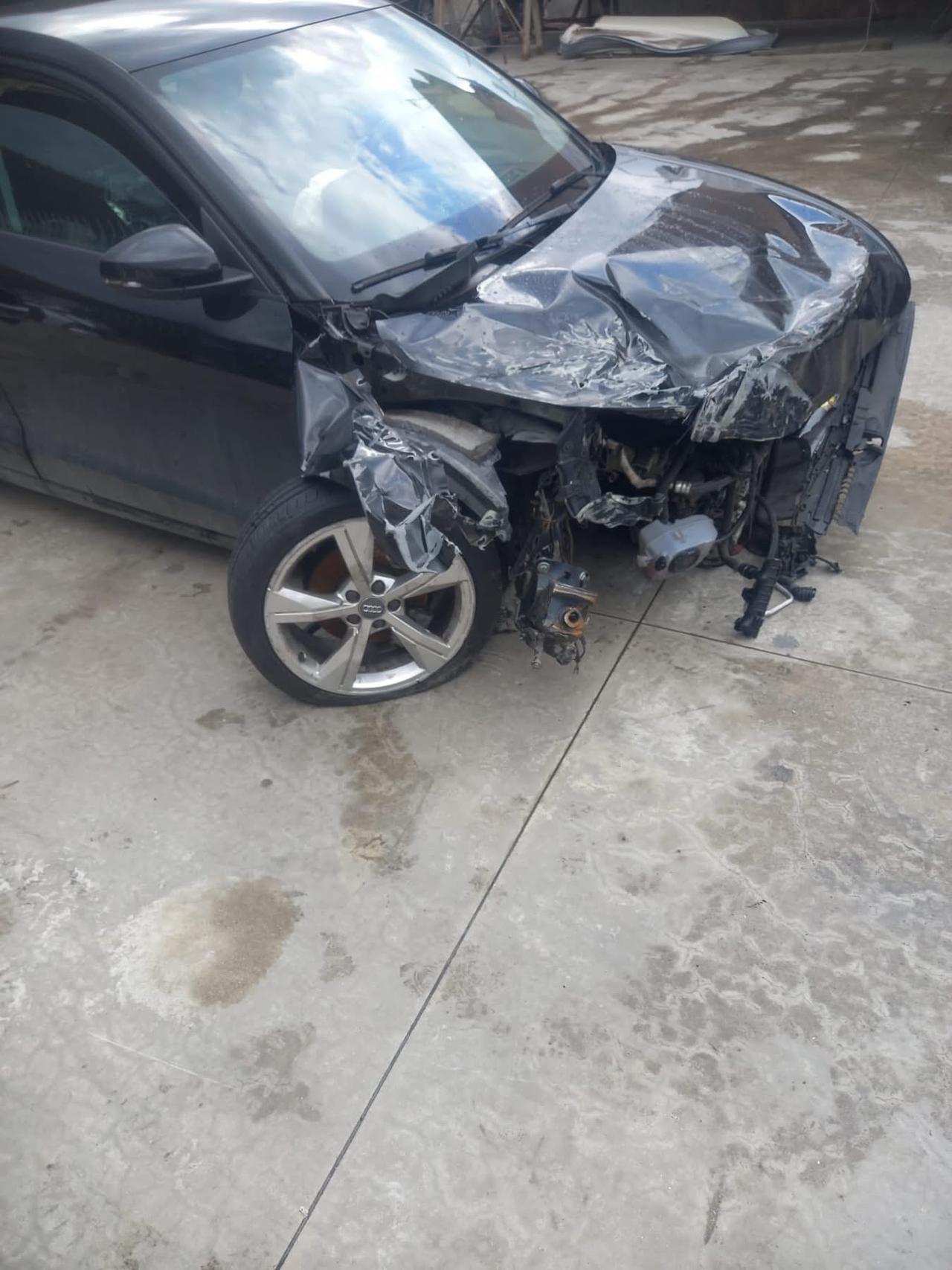 Audi A1 sinistrata incidentata
