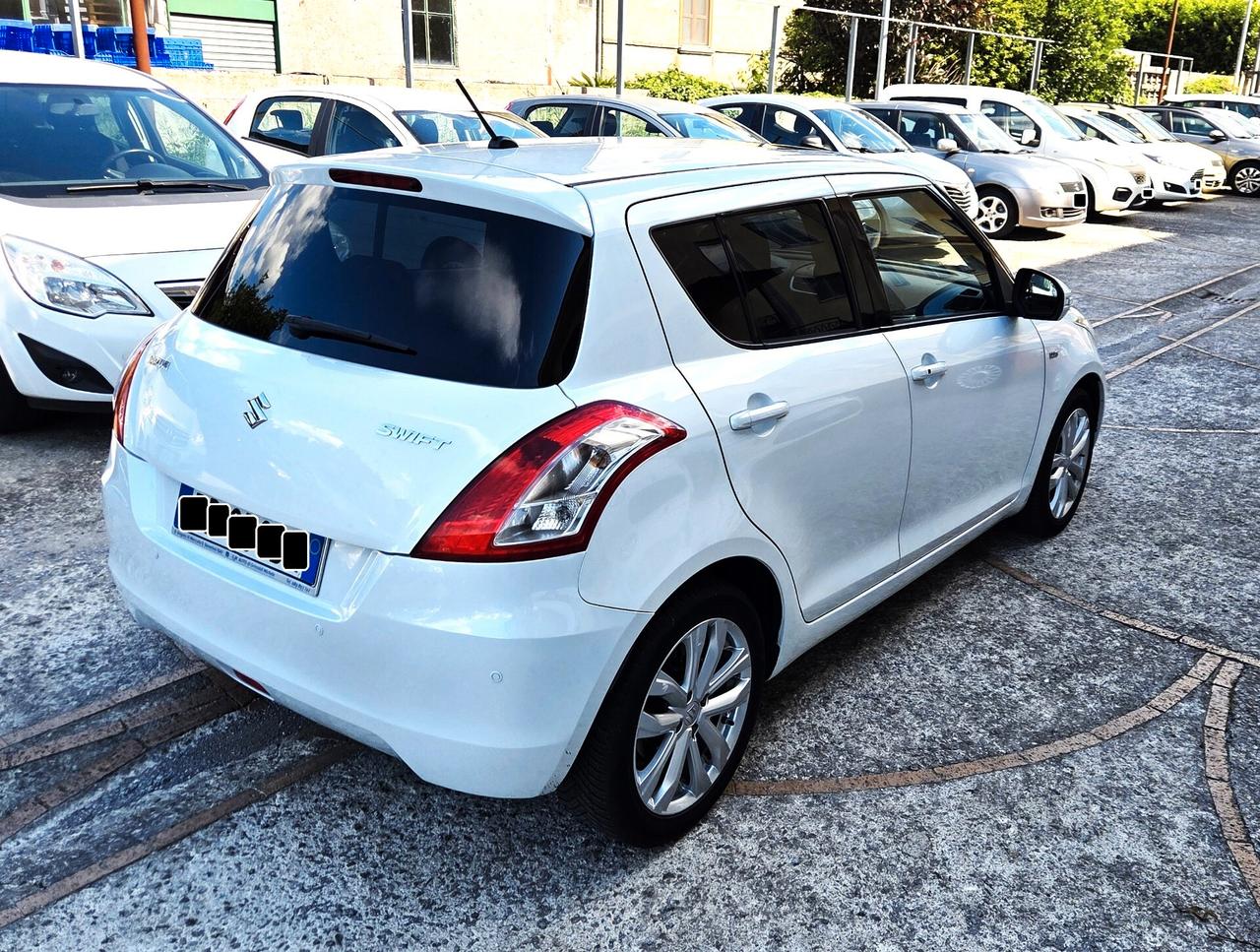 Suzuki Swift 1.3 DDiS FULL NAVI SENSORI TETTO GARANZIA