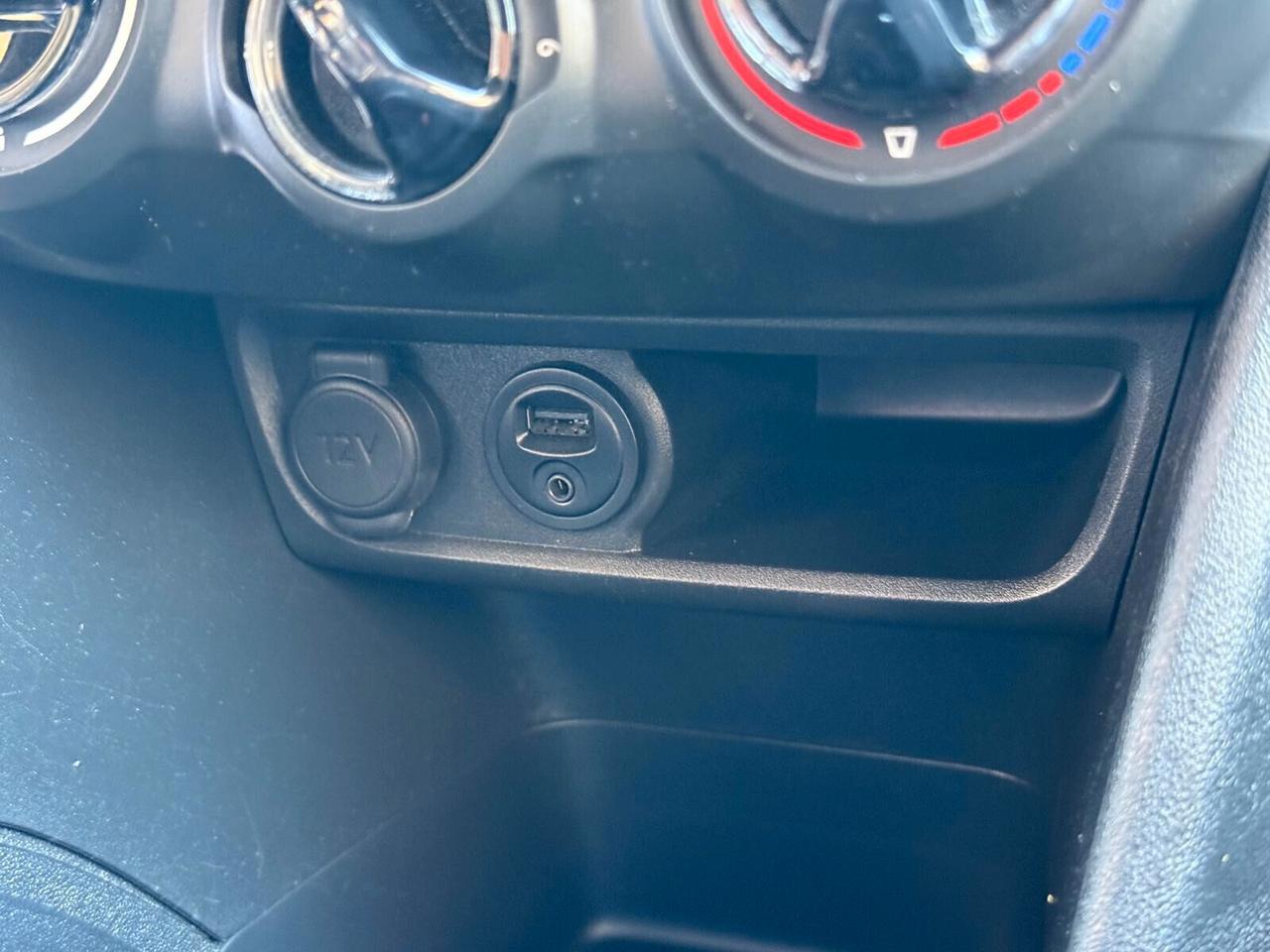 Peugeot 208 1.2 Benz 82cv Allure PER NEOPATENTATI