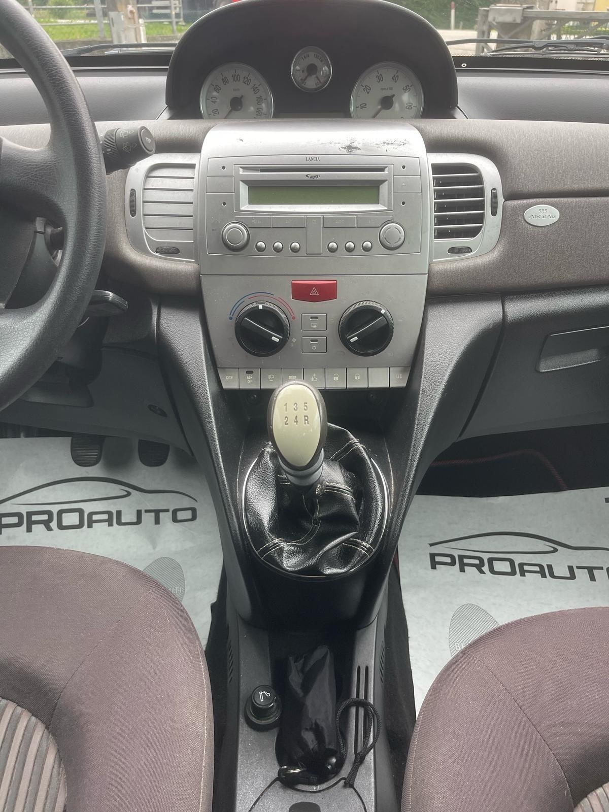 Lancia Ypsilon 1.4 Platino Ecochic GPL