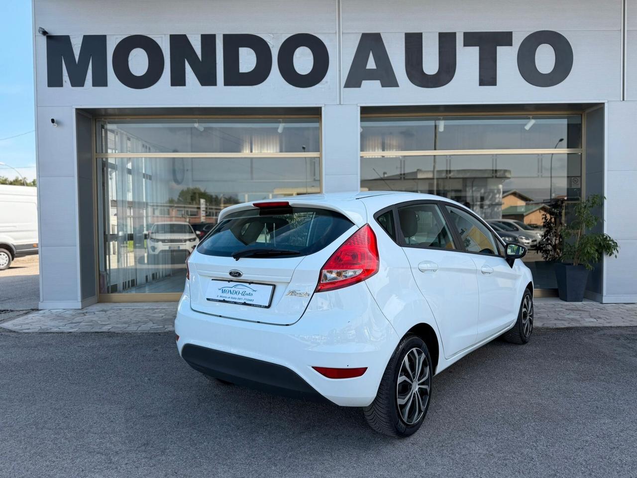 Ford Fiesta 1.2 82cv 5 porte Titanium 2011 NEOPATENTATI