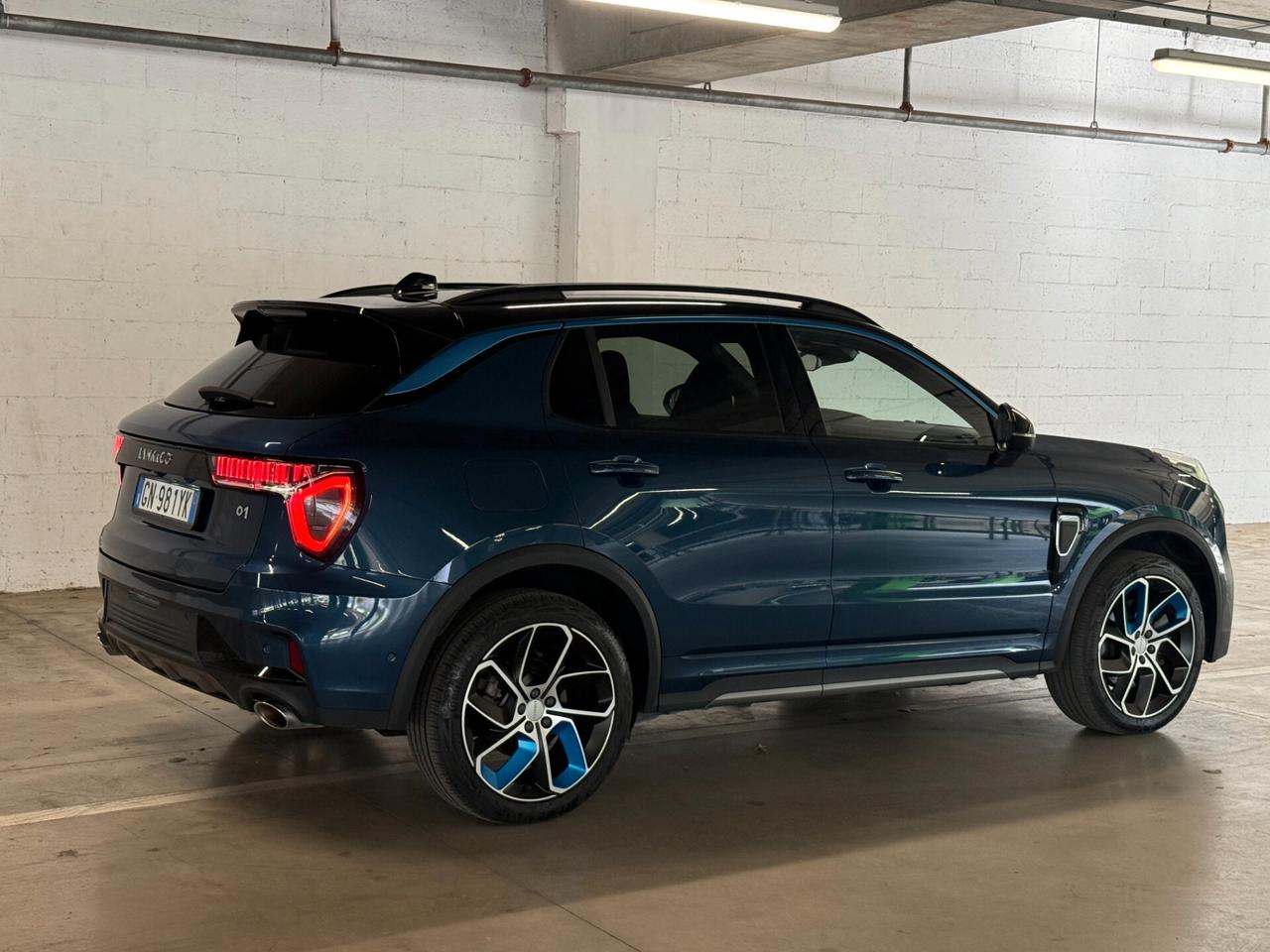 Lynk&co 01 PHEV More