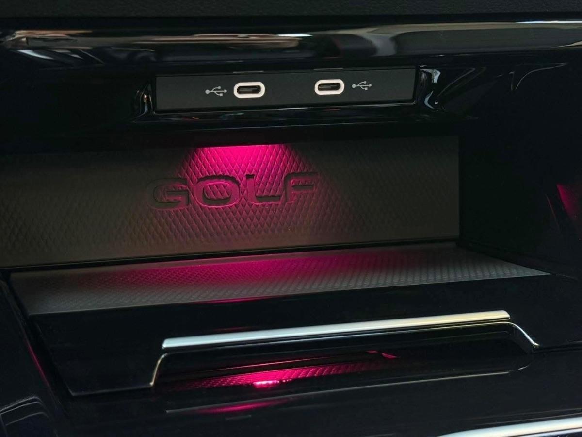 Volkswagen Golf 8.5 GTI 2.0 TSI 265CV