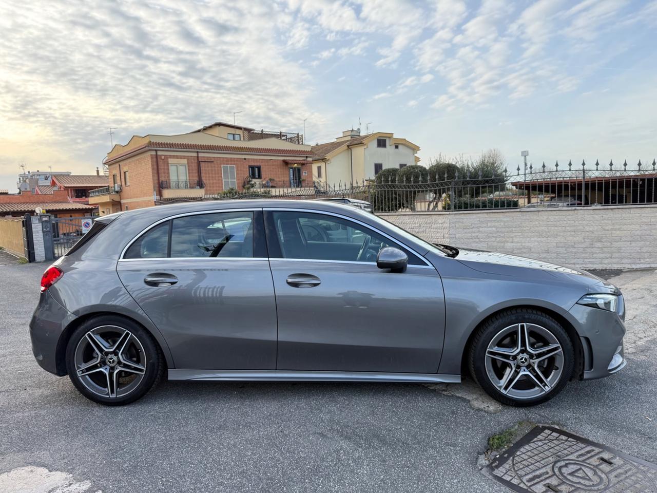 MERCEDES A 180 d PREMIUM PACK AMG Automatica