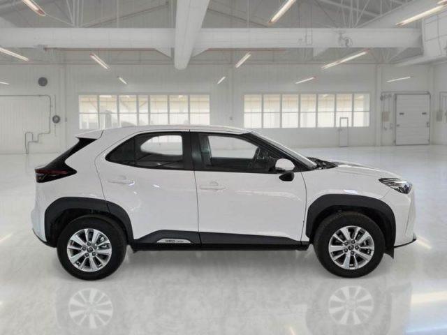 TOYOTA Yaris Cross 1.5 Hybrid 5p. E-CVT AWD-i Business