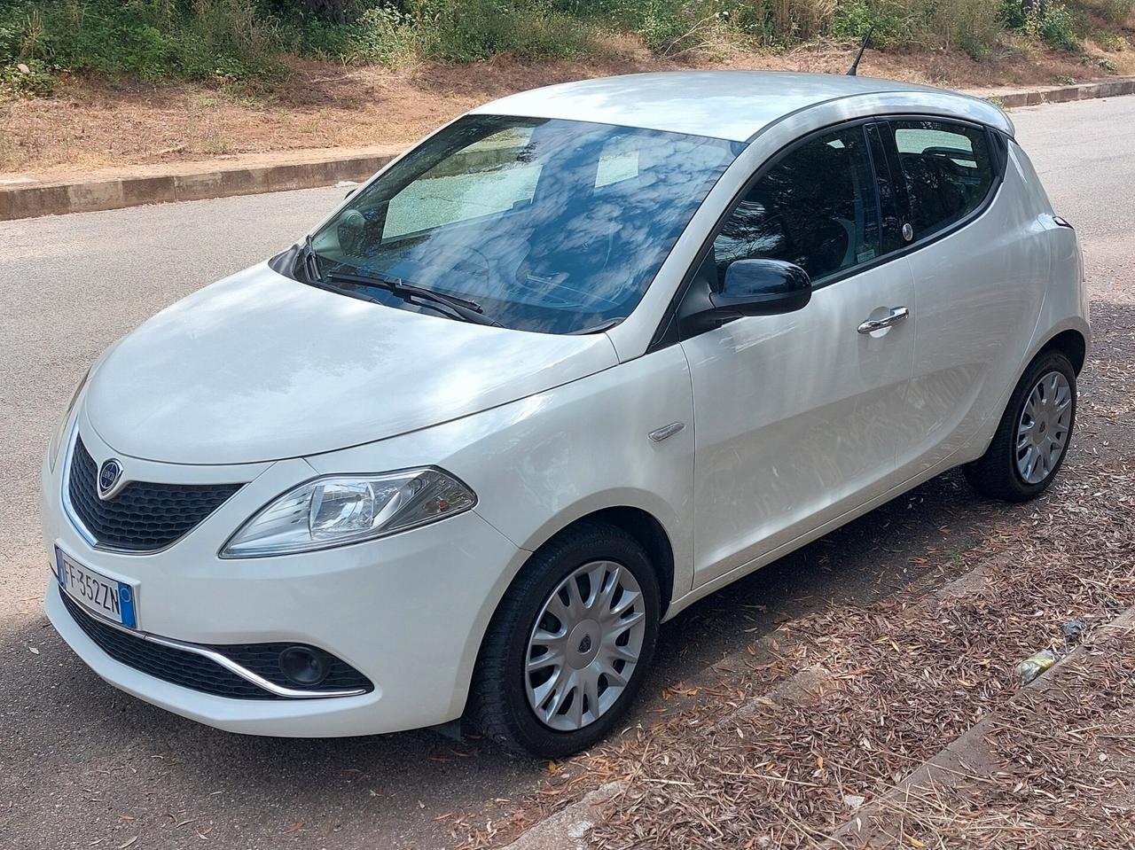Lancia Ypsilon 1.2 69 CV 5 porte GPL Ecochic Gold