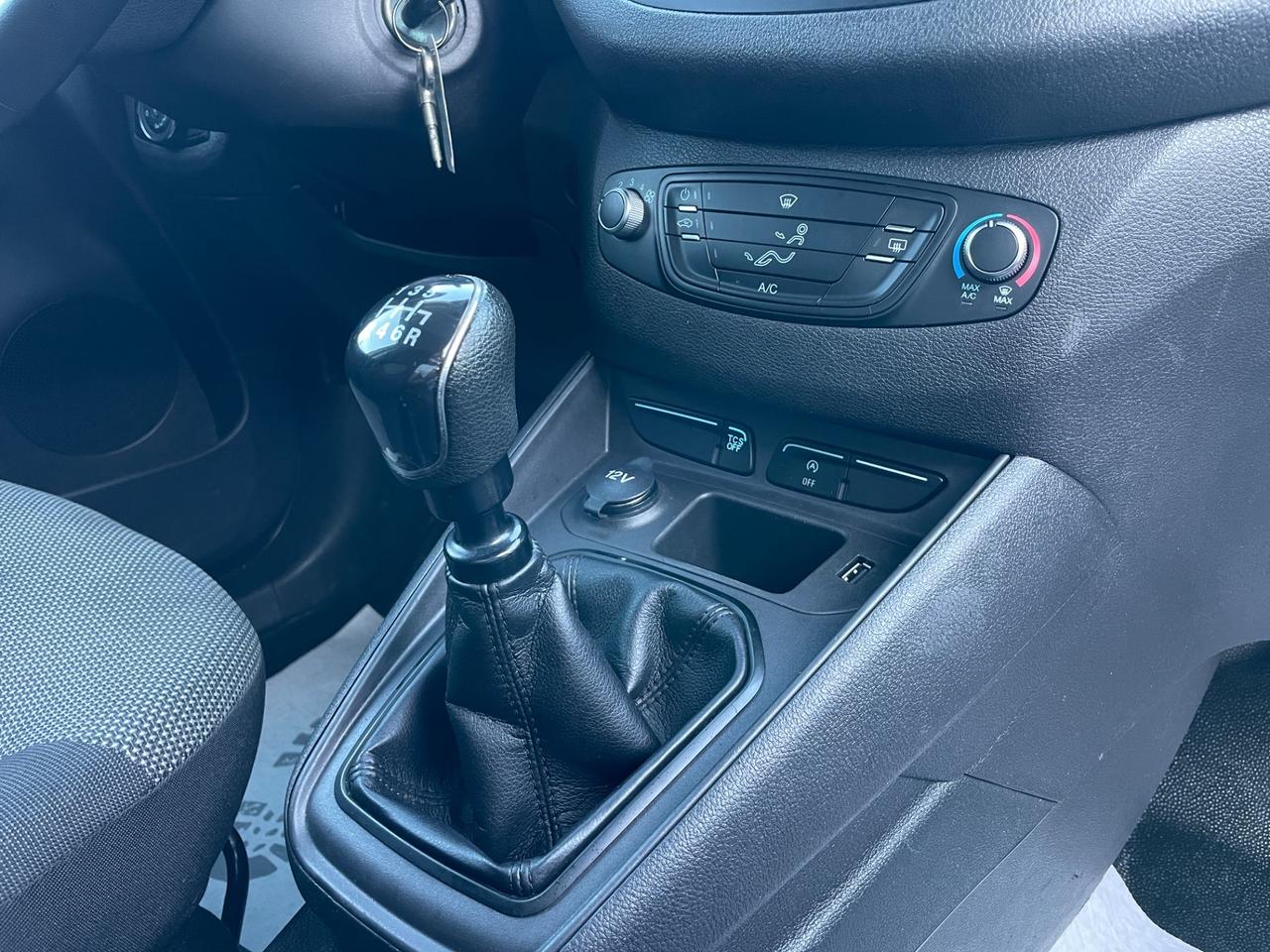 Ford Transit Courier 1.5 TDCi 75CV