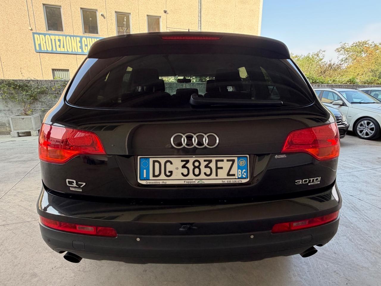Audi Q7 3.0 V6 TDI 233CV quattro tiptronic