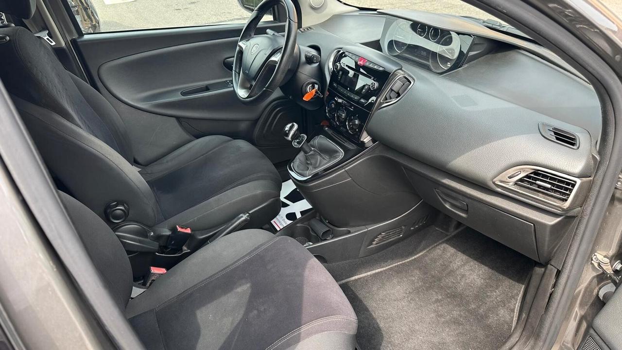 Lancia Ypsilon 1.2 69 CV 5 porte GPL Ecochic Gold