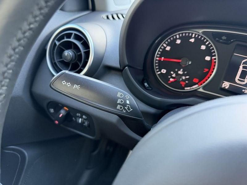 Audi A1 A1 1.0 tfsi ultra 95cv s-tronic DA VETRINA !! IDONEA NEOPATENTATI