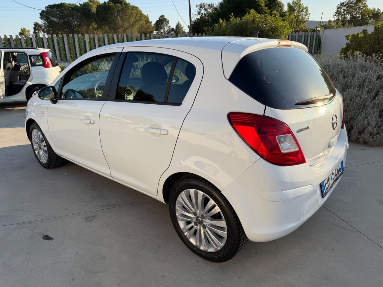 Opel Corsa 1.2 5 porte Elective 2012