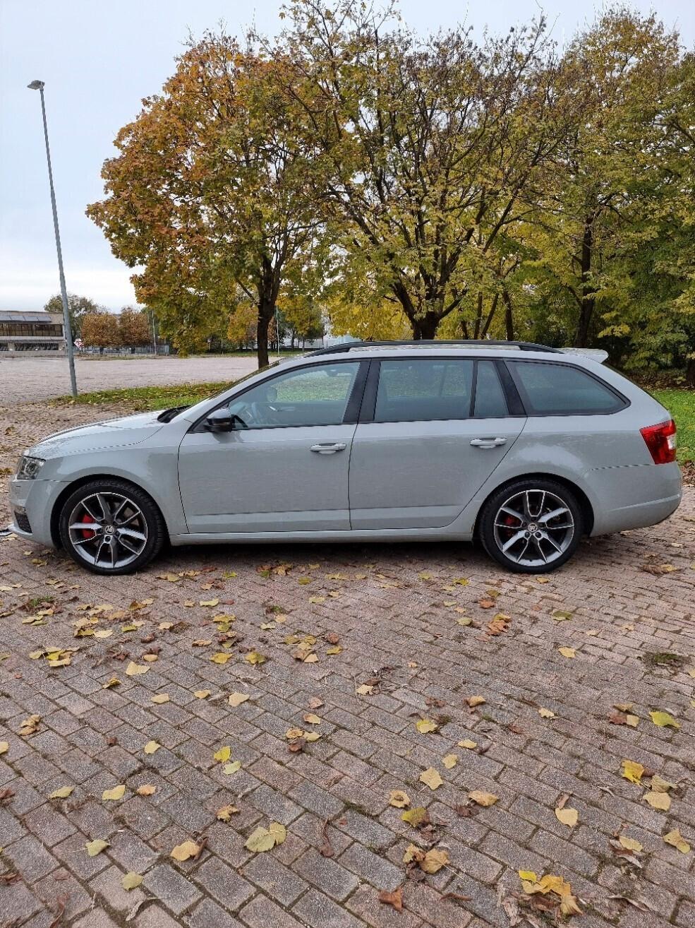 Skoda Octavia 2.0 TDI DSG Wagon RS Grigio Acciaio