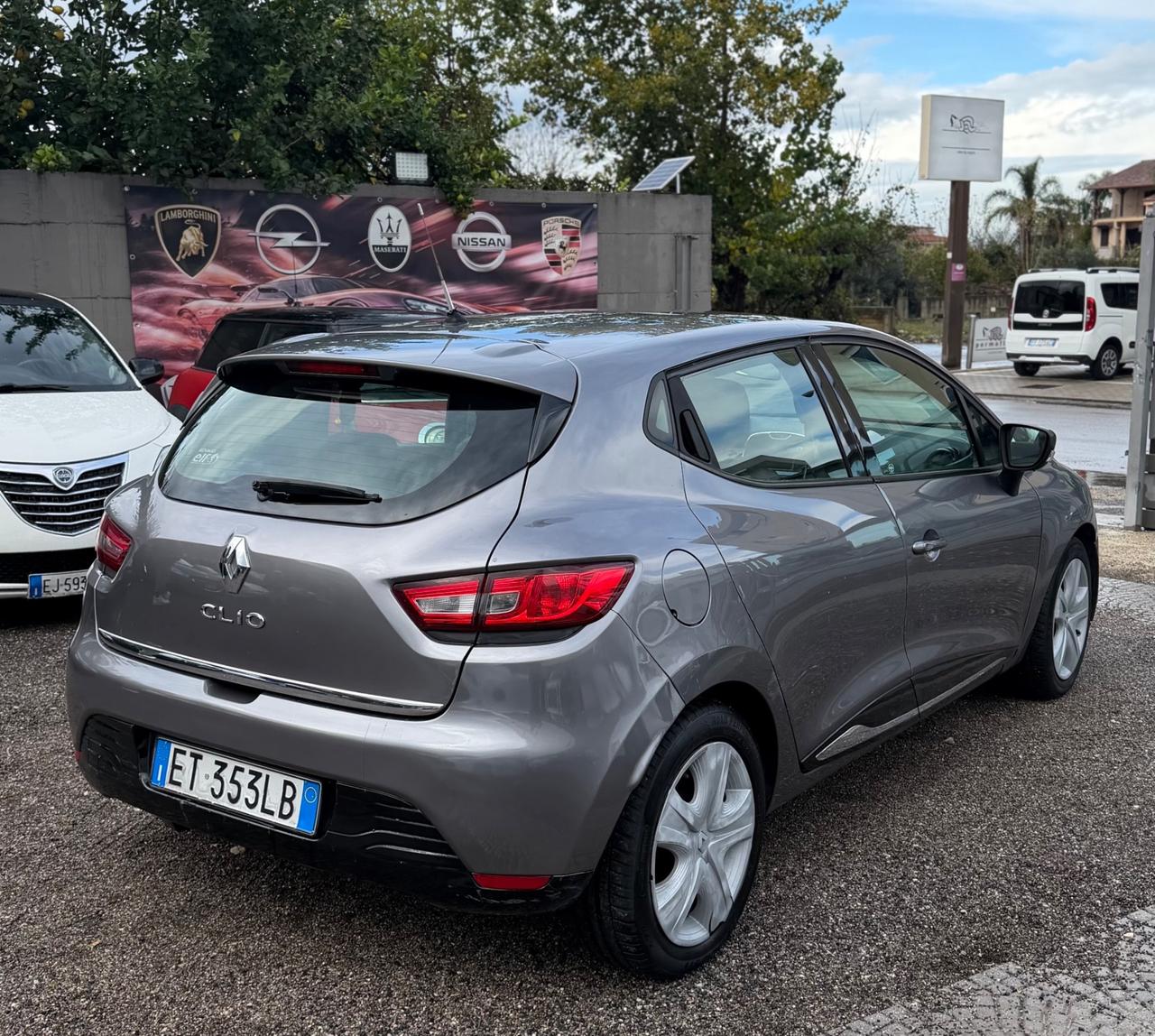 Renault Clio 1.2 75CV GPL 5 porte Costume National