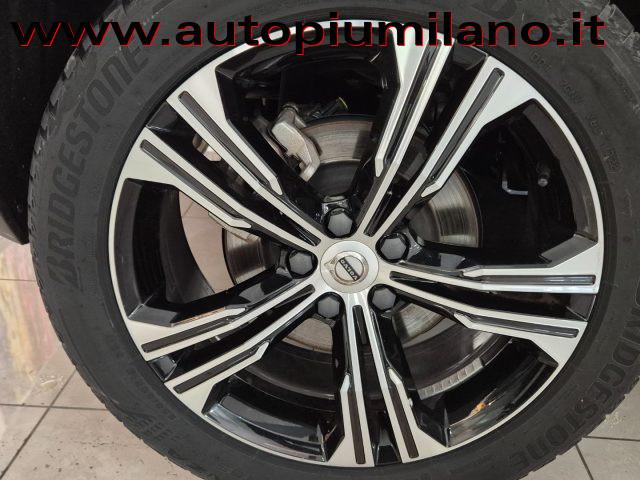 VOLVO XC40 T5 Recharge Plug-in Hybrid Inscription