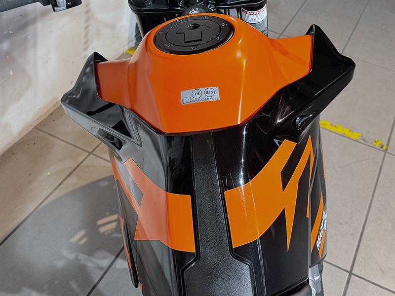 KTM Duke 890 GP