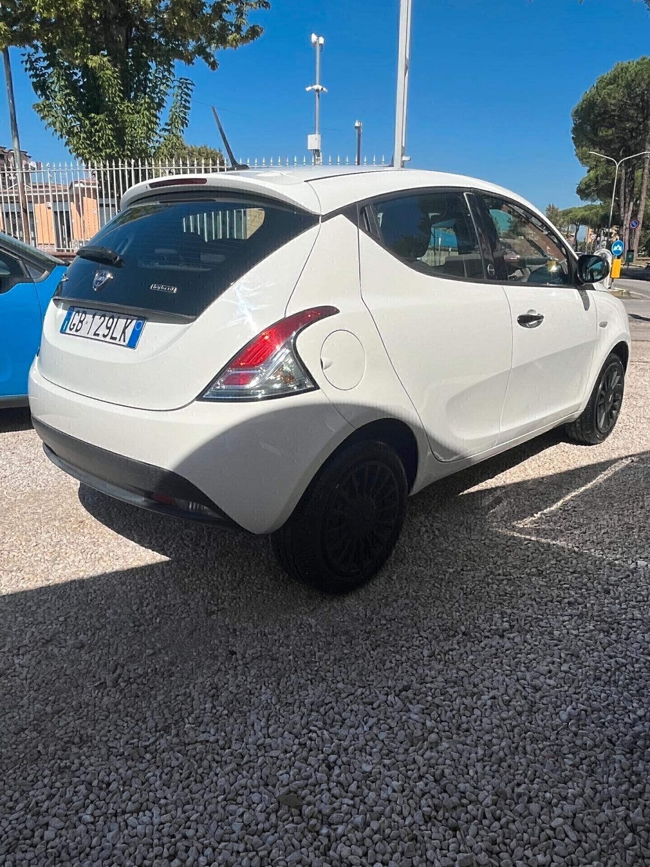 Lancia Ypsilon 1.0 IBRIDA/BENZINA 12348 KM CERTIFICATI UNICO POROPRIETARIO