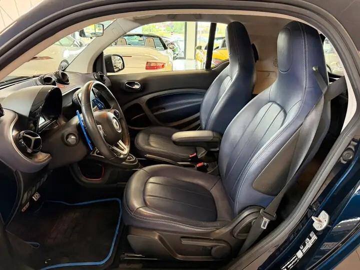 Smart ForTwo 0.9 t Limited Blue Paris