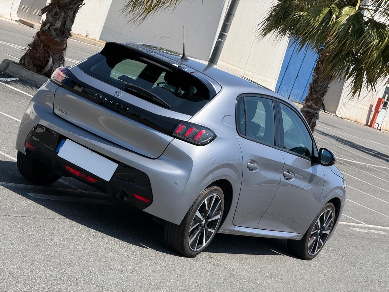 Peugeot 208 -100 CV-AUTOMATICA-FULL OPTIOAL