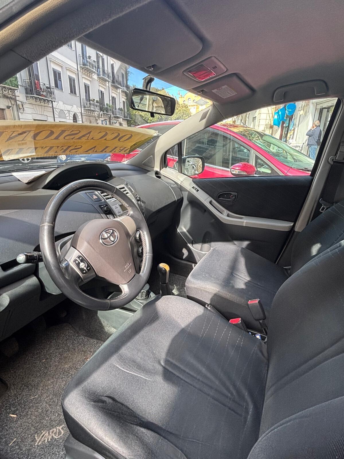 Toyota Yaris 2 SERIE 1.3 5 porte Sol NEOPATENTATI UNICO PROPIETARIO