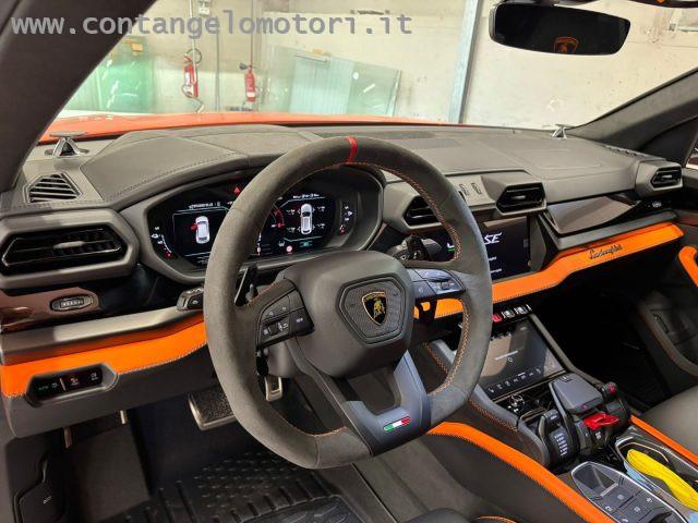 LAMBORGHINI Urus 4.0 SE vettura ufficiale
