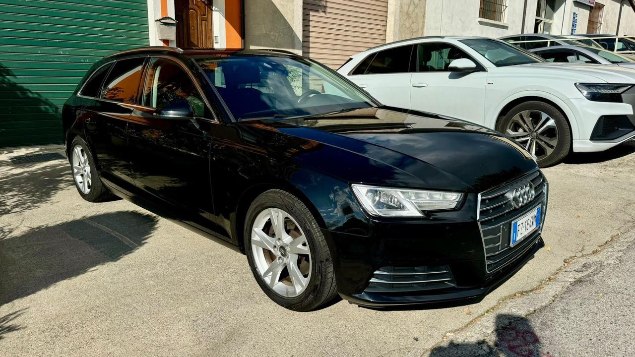 Audi A4 Avant 2.0 TDI 150 CV ultra S tronic Design