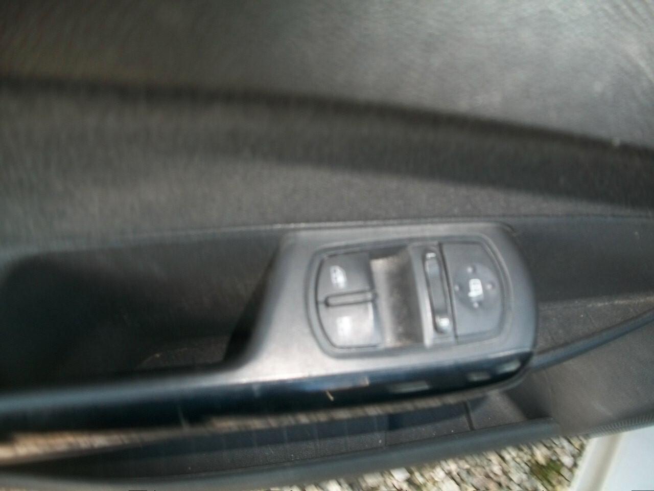 Opel Corsa 1.2 5 porte Enjoy 05 PORTE SI NEOPATENTATI CC 1229 EURO 04 BENZINA GARANZIA UN ANNO