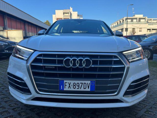 AUDI Q5 2.0 TDI QUATTRO S tronic Bus. Design