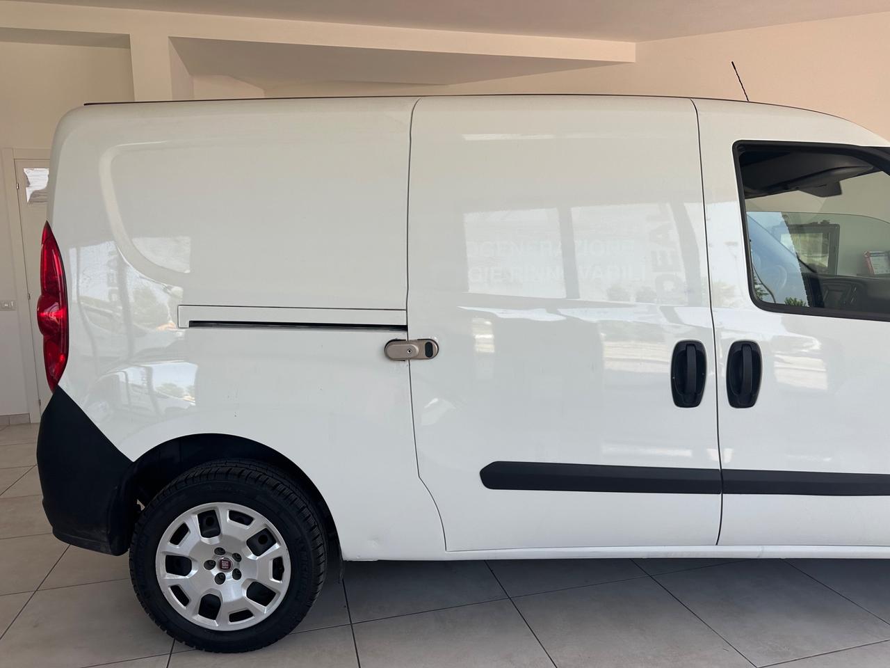 DOBLÒ CARGO MAXI 105cv PASSO LUNGO 3 POSTI
