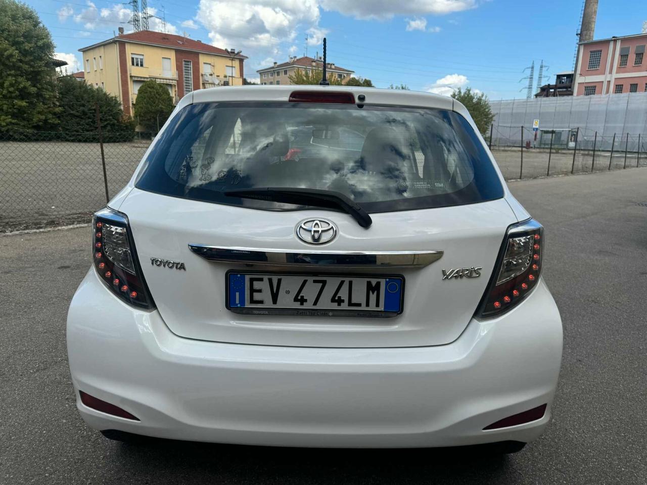 Toyota Yaris Anno 2014 1.4 D-4D 5 porte Lounge