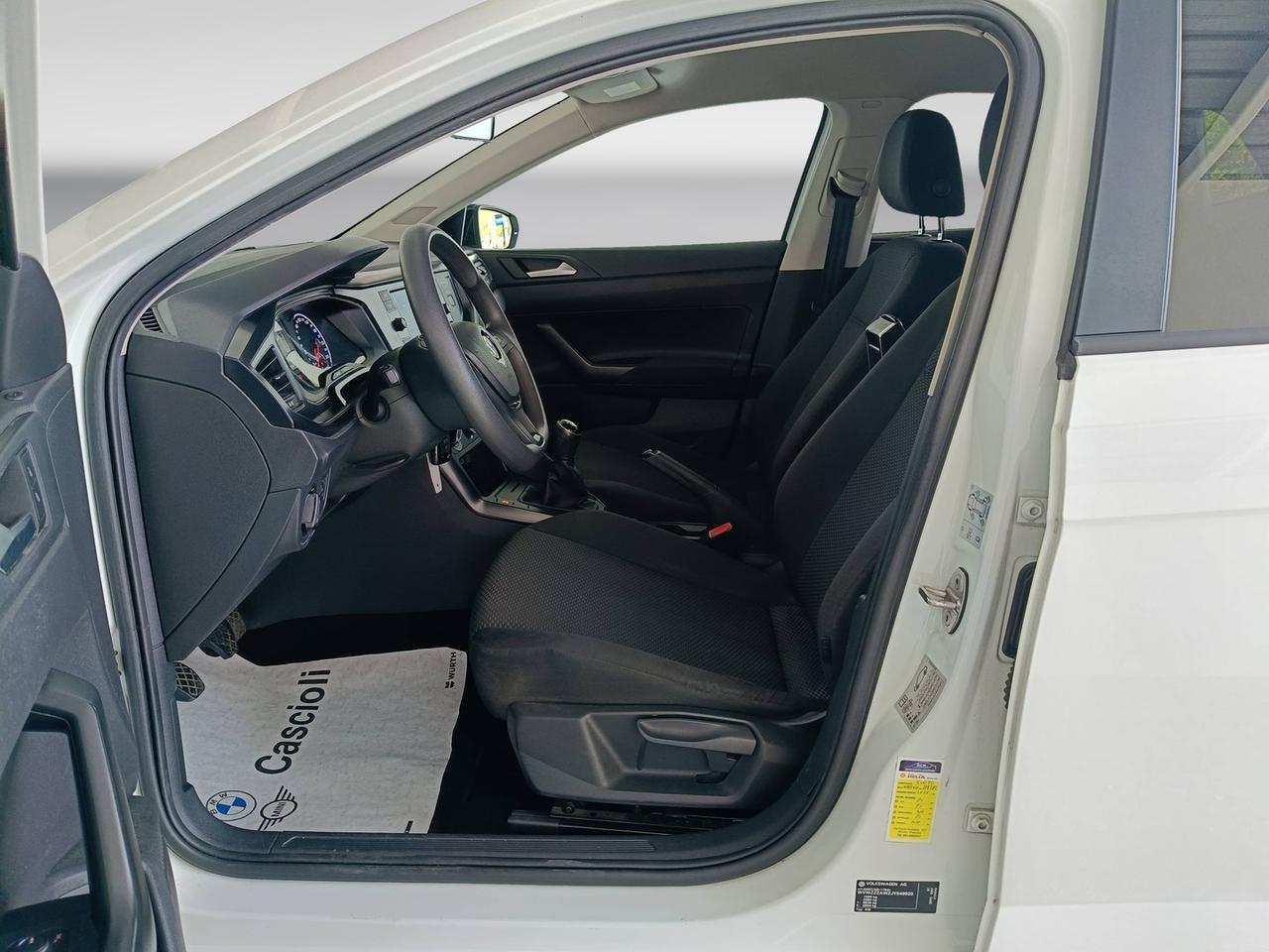 VOLKSWAGEN Polo VI 2017 - Polo 5p 1.0 mpi Trendline 65cv