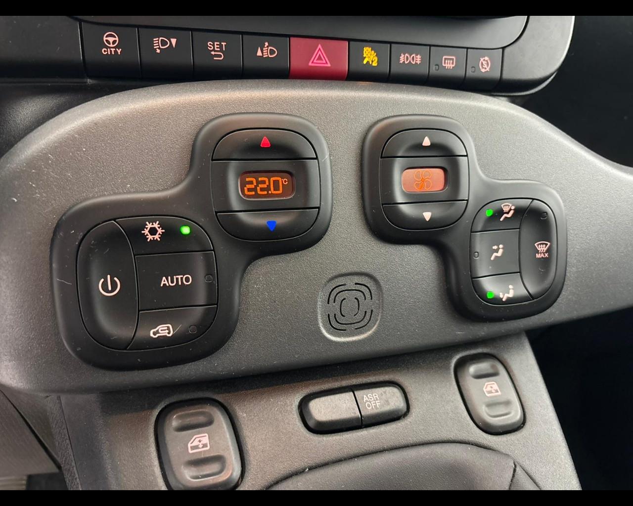 FIAT Panda 1.0 firefly hybrid City Cross s&s 70cv 5p.ti