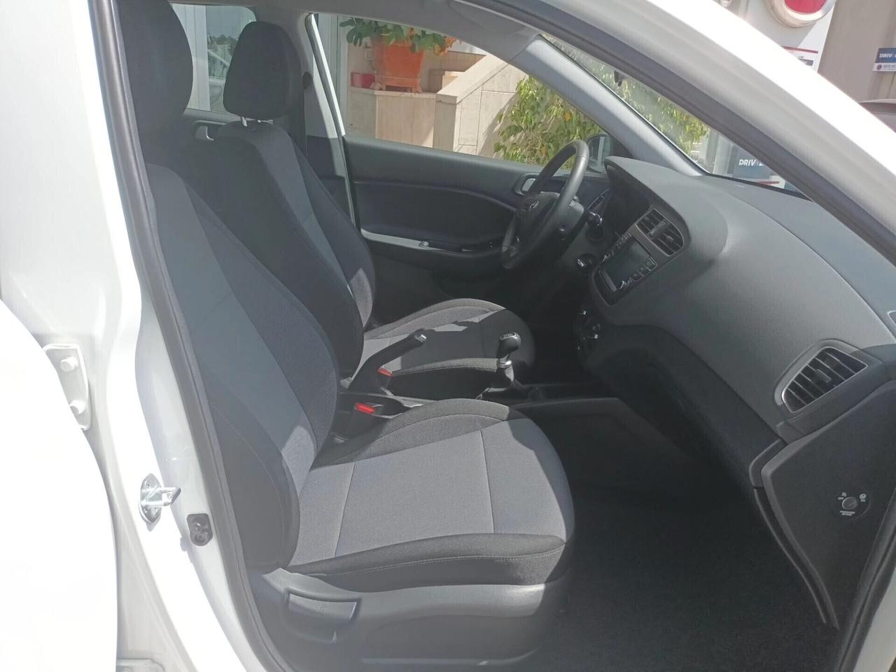 Hyundai i20 GPL 1.2 Connect Line MPI 75 CV
