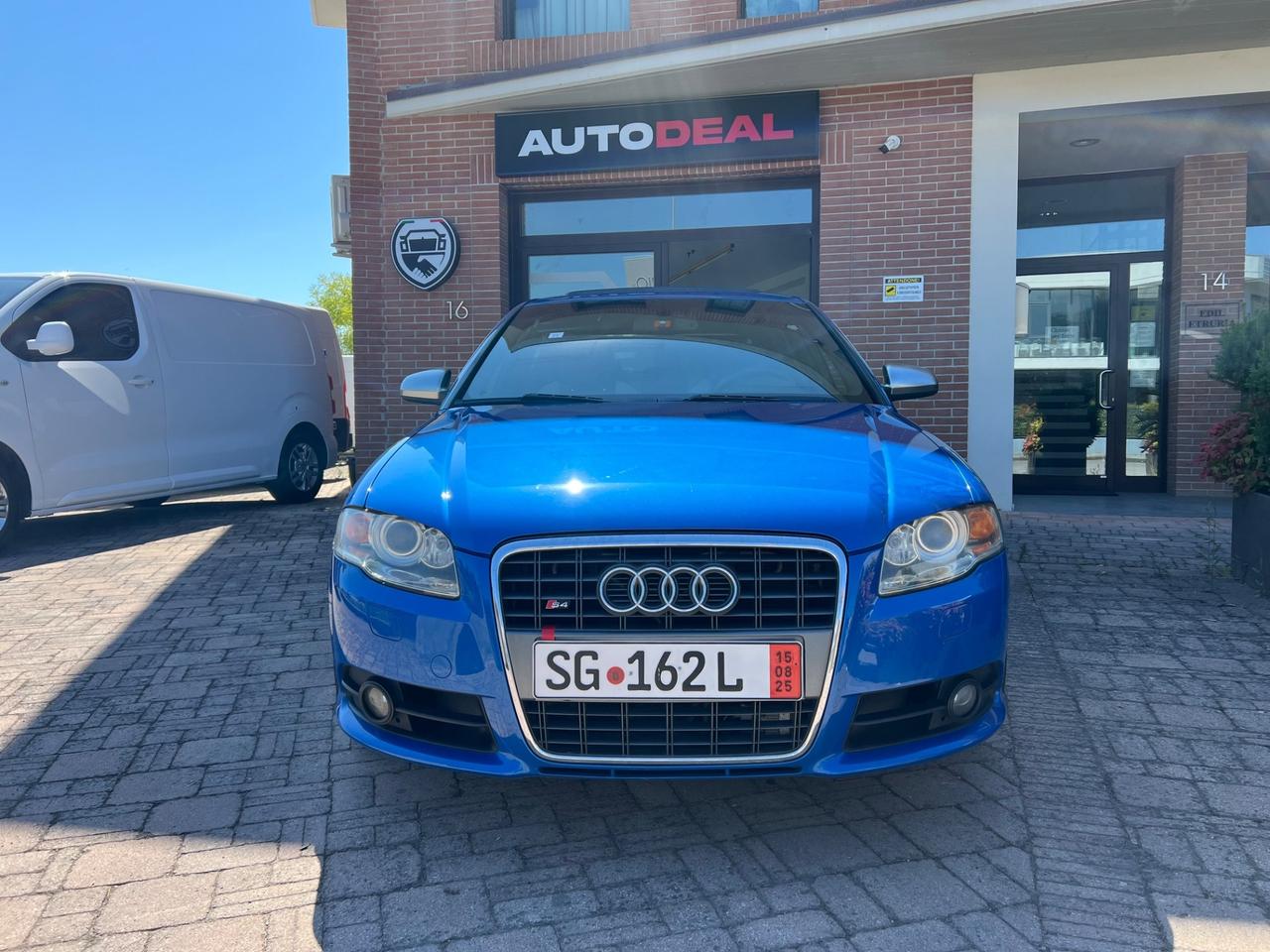 Audi A4 S4 4.2 V8 quattro Sedan Facelift