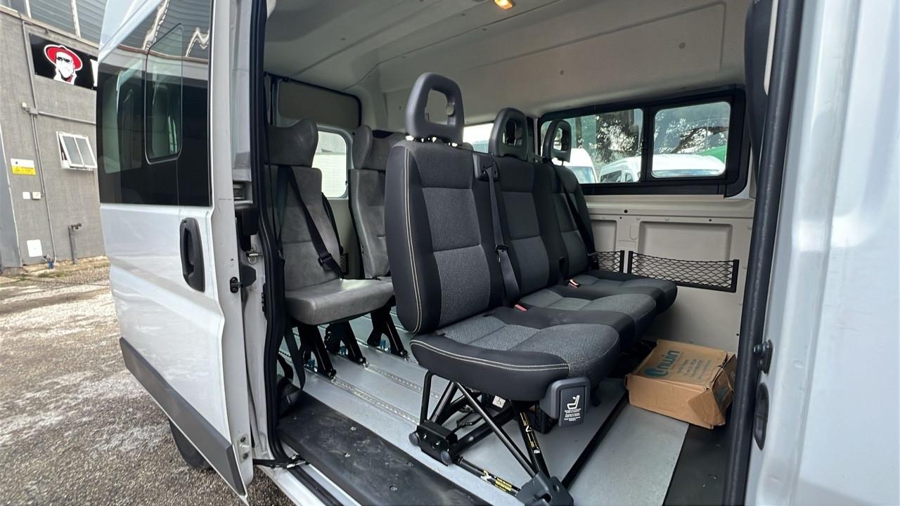 Minibus 9 posti per disabili usato Fiat Ducato 290